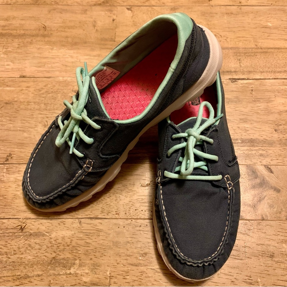 Skechers on the go boat style women’s shoe